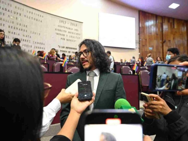 QUE INGRESOS DE TIENDAS ESCOLARES SE QUEDEN EN PLANTELES, CONFÍA CARLOS MARCELO RUIZ