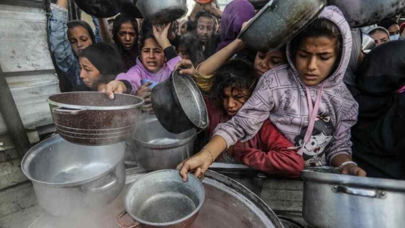 ISRAEL NIEGA QUE LOS PALESTINOS ESTÉN MURIENDO DE HAMBRE