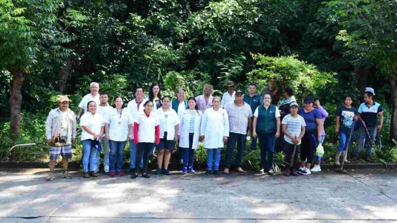 RESPALDA AYUNTAMIENTO JORNADA DE LIMPIEZA COMUNITARIA EN ZAPOAPITA