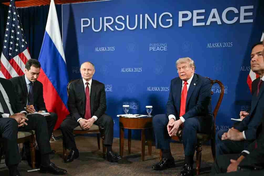 SIN ACUERDOS, PUTIN Y TRUMP TERMINAN REUNIÓN Y LA CALIFICAN COMO PRODUCTIVA