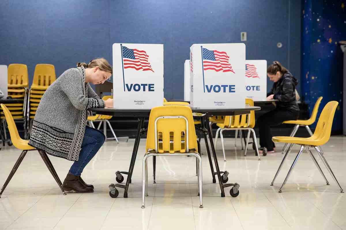 TRUMP QUIERE ELIMINAR EL VOTO POR CORREO Y LAS MÁQUINAS DE VOTACIÓN