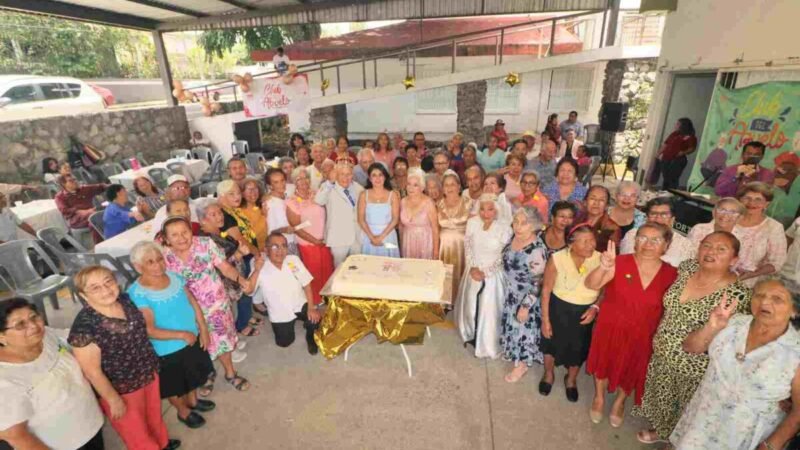 FORTÍN CELEBRA CON ALEGRÍA EL DÍA DEL ADULTO MAYOR
