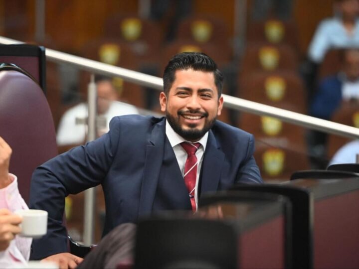 ALEJANDRO PORRAS, A LA MESA DIRECTIVA DEL CONGRESO