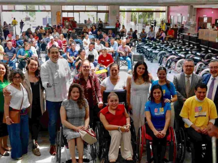 ATESTIGUA TANYA VIVEROS LA ENTREGA DE SILLAS DE RUEDAS A PERSONAS CON DISCAPACIDAD
