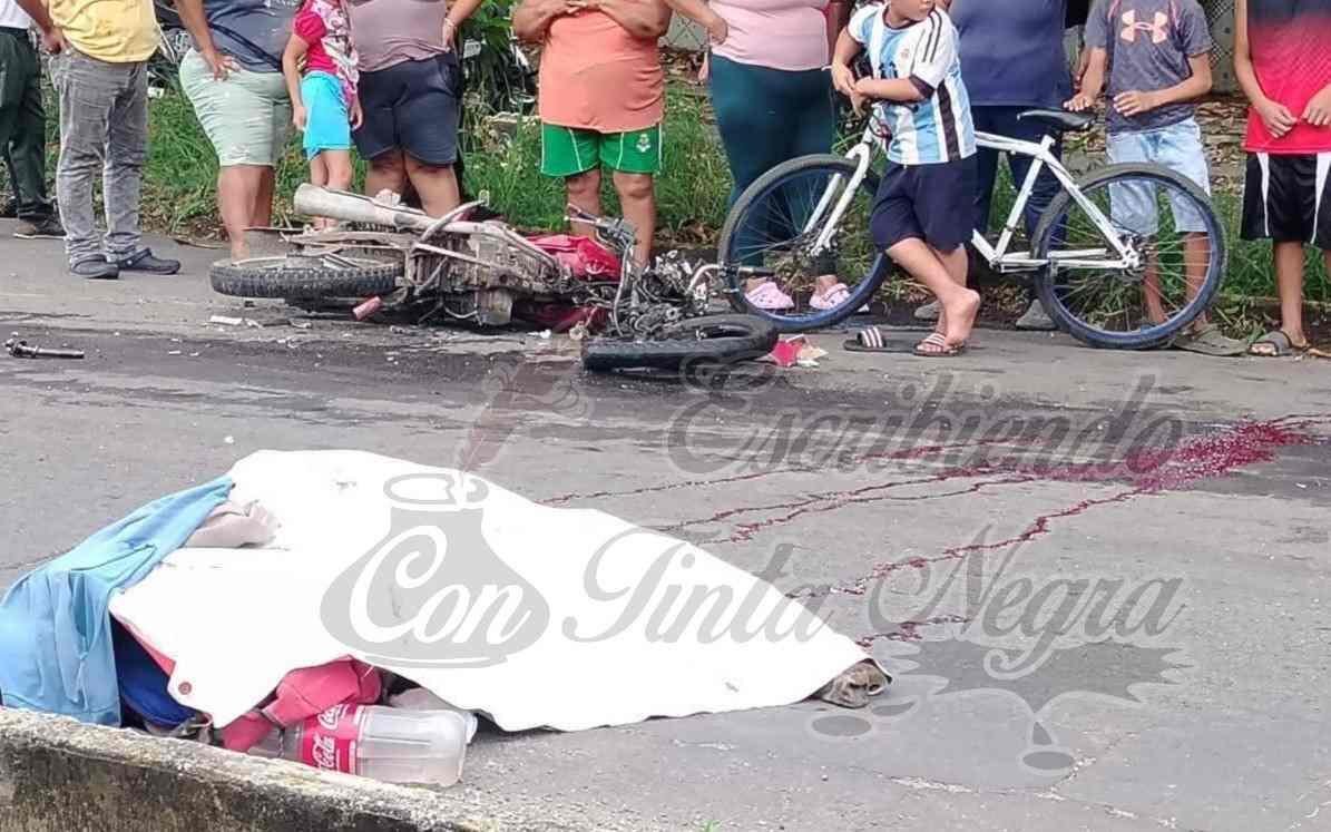 SE ESTRELLA MOTOCICLISTA CONTRA CAMIÓN DE LIMPIA PÚBLICA Y MUERE