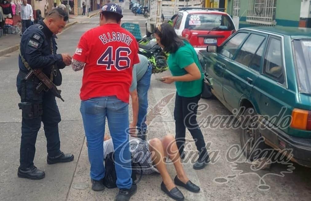 ATROPELLA MOTOCICLISTA A MUJER