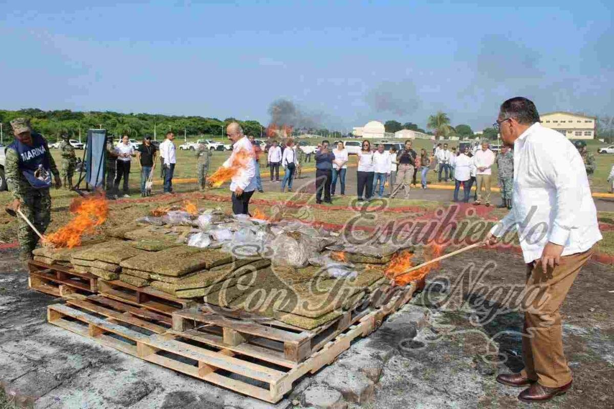 INCINERAN 366 KILOS DE DROGAS