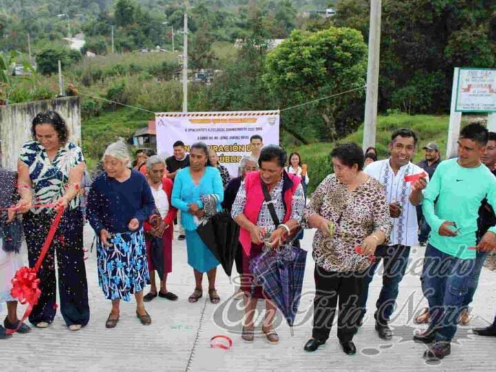 INAUGURAN CARRETERA A LA VENTANA