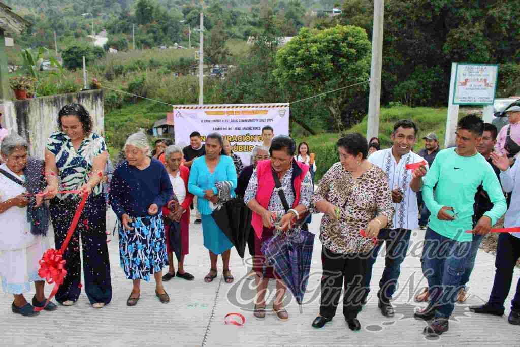 INAUGURAN CARRETERA A LA VENTANA