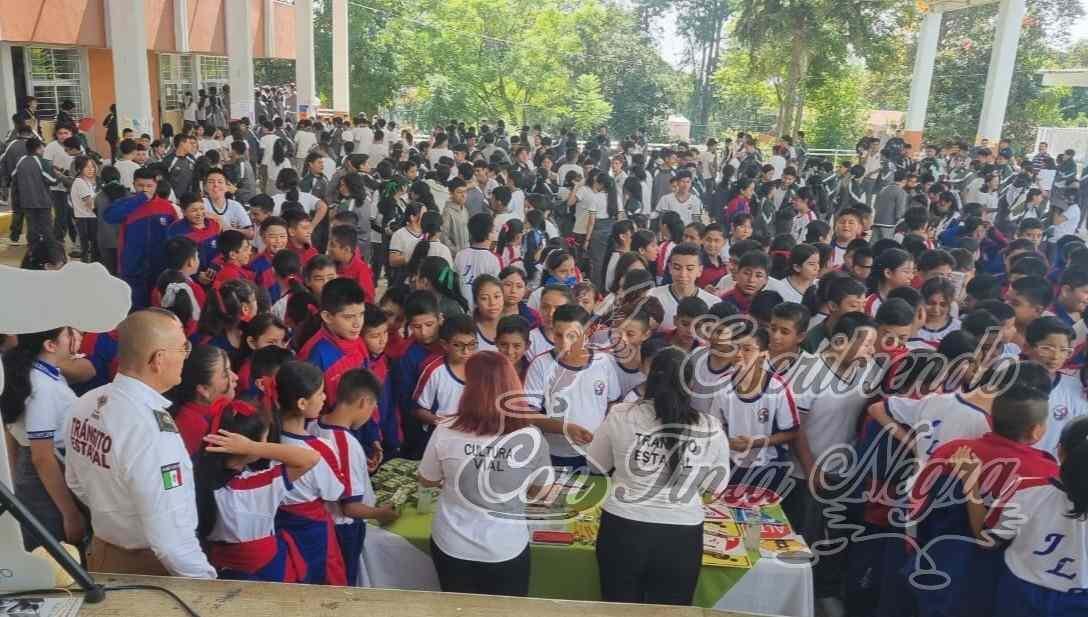 LLEVAN PLÁTICAS DE EDUCACIÓN VIAL A ESCUELAS DE HUATUSCO
