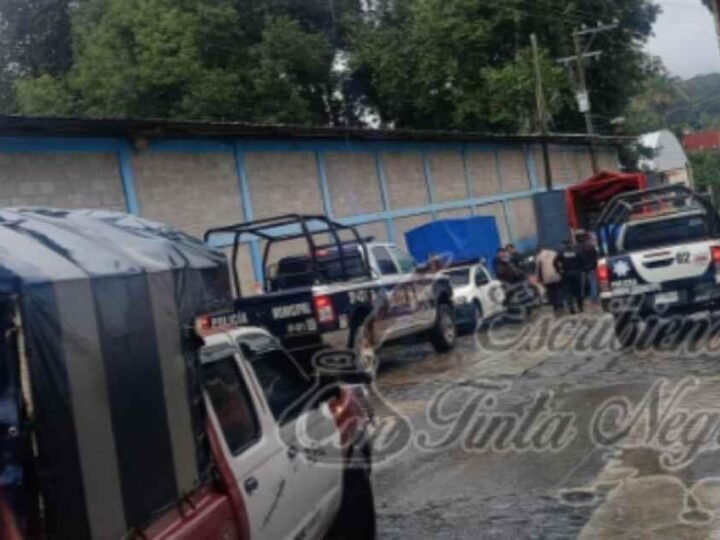 ROBAN CAMIONETA A MANO ARMADA; LA RECUPERAN EN COSCOMATEPEC