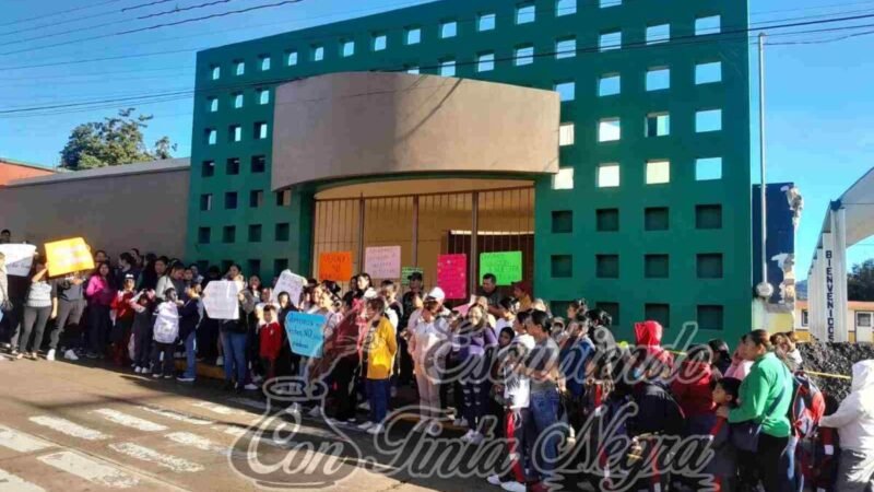 TOMAN PRIMARIA DE ALPATLÁHUAC; EXIGEN MAESTROS