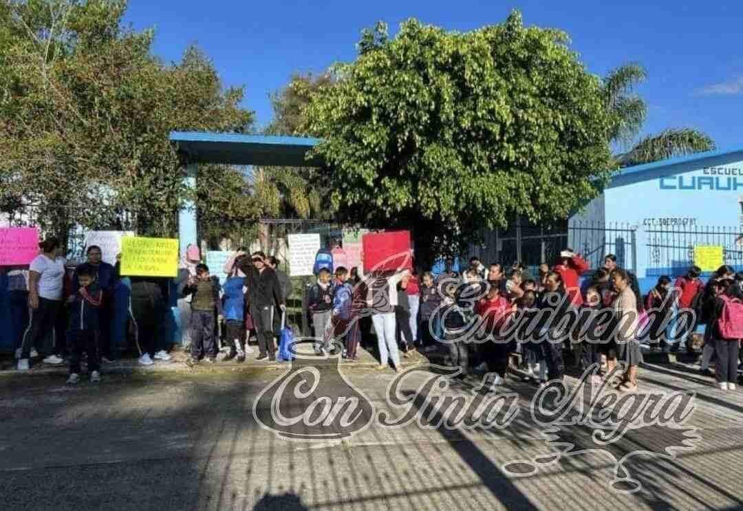 TOMAN SUPERVISIÓN Y ESCUELA; EXIGEN MAESTROS