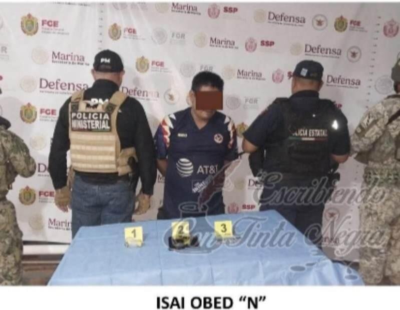 REVIENTAN CASA DE SEGURIDAD; DETIENENA UNO