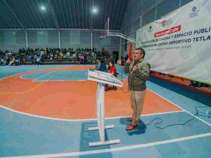 INAUGURA ALCALDE DE COSCO MULTIDEPORTIVO