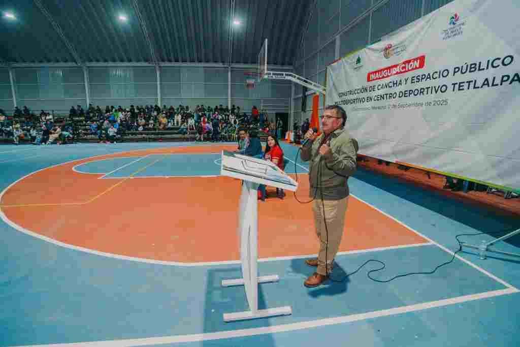 INAUGURA ALCALDE DE COSCO MULTIDEPORTIVO