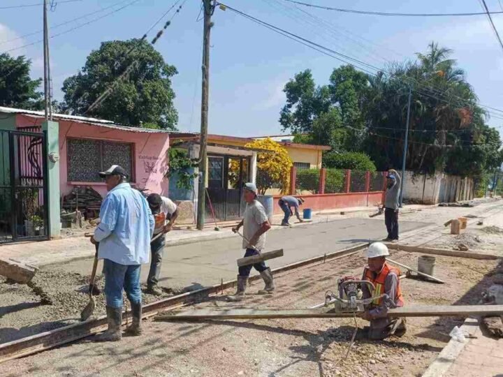 AVANZAN OBRAS EN ATOYAC