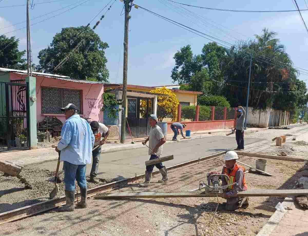 AVANZAN OBRAS EN ATOYAC
