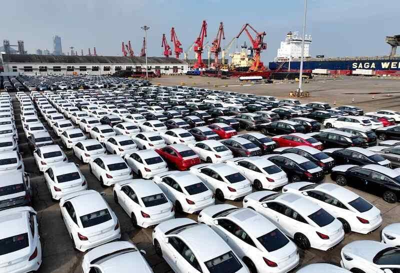 MÉXICO ELEVARÁ A 50% LOS ARANCELES A AUTOS CHINOS