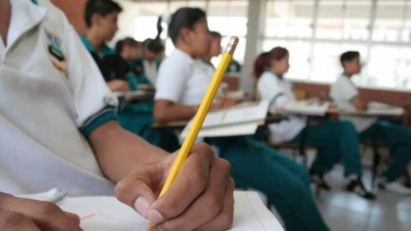 HABRÁ AUMENTO DE PRESUPUESTO EDUCATIVO Y SE DUPLICARÁ NÚMERO DE BECADOS EN 2026