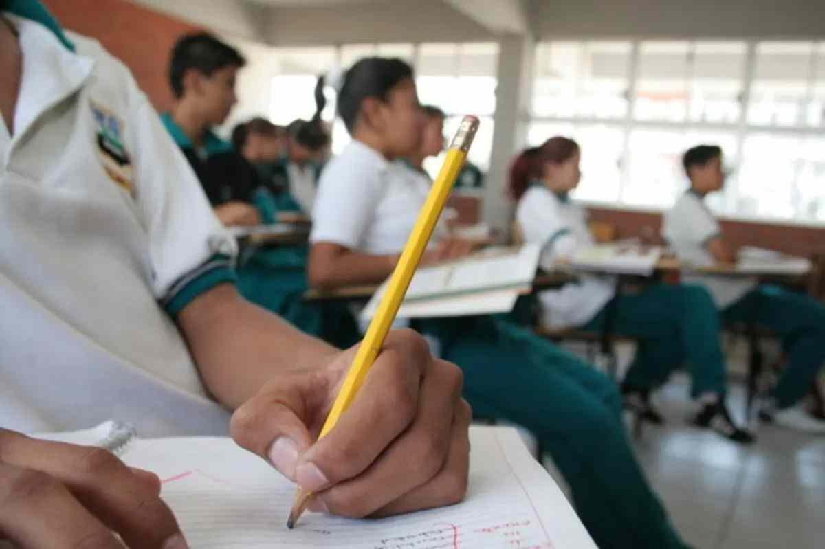HABRÁ AUMENTO DE PRESUPUESTO EDUCATIVO Y SE DUPLICARÁ NÚMERO DE BECADOS EN 2026