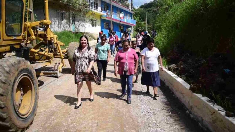 ARRANCA OBRA DE PAVIMENTACIÓN EN IXHUATLÁN