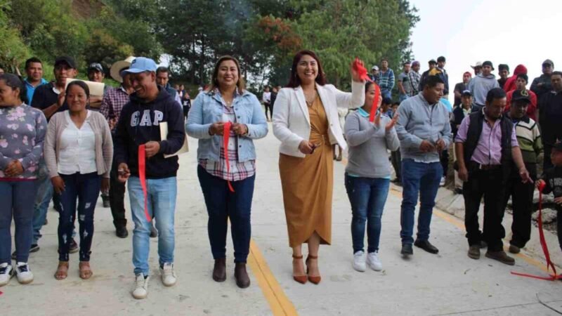 INAUGURA ALCALDESA DE CALCAHUALCO OBRA EN SAN FRANCISCO