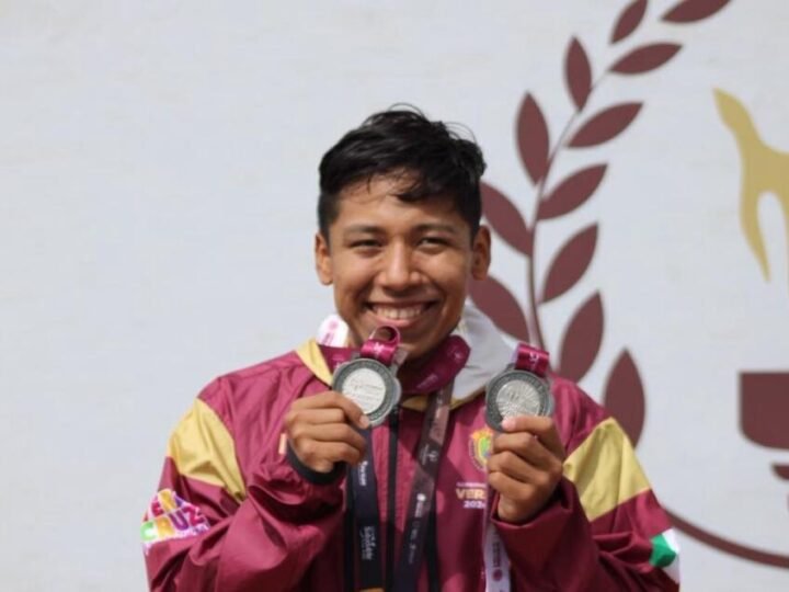 JARED OLIVA LIDERA A VERACRUZ CON 7 MEDALLAS EN NATACIÓN