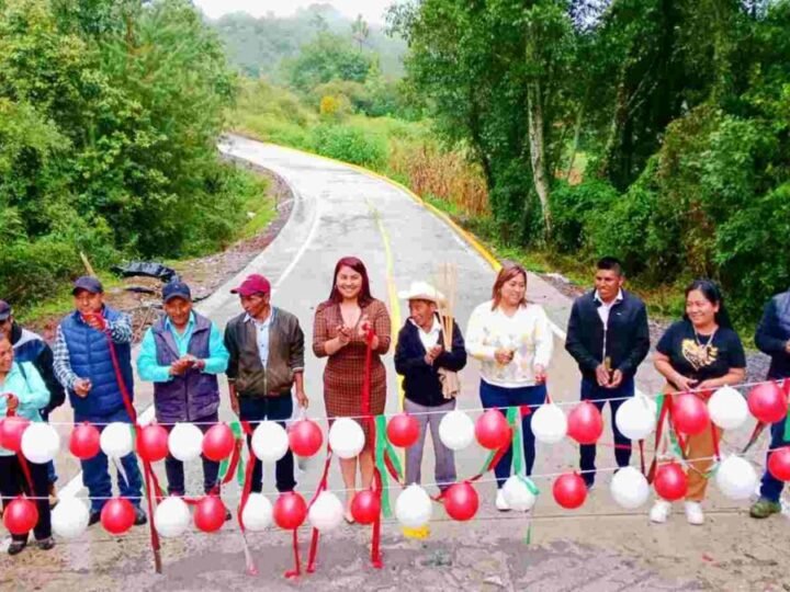 ENTREGA ALCALDESA REHABILITACIÓN DE CAMINO EN ACATICPAC