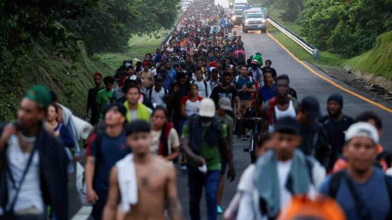 MIGRANTES ALISTAN CARAVANA PARA EXIGIR REGULARIZACIÓN DE DOCUMENTOS