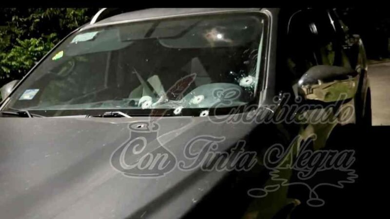 VÍCTIMA DE ASALTO EMBISTE A SUS AGRESORES CON SU CAMIONETA; UNO DE LOS ASALTANTES TERMINÓ MUERTO