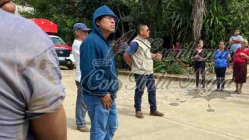 EXIGEN DESTITUCIÓN DE DIRECTOR DE CAEV DE IXHUATLÁN