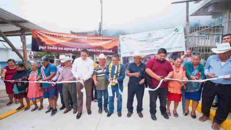 INAUGURA ALCALDE DE COSCO OBRAS EN TETLAXCO