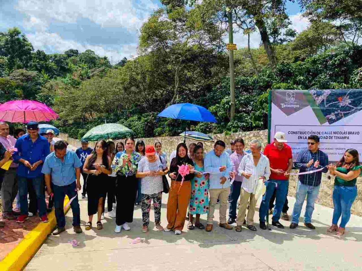 ENTREGA ALCALDESA CALLE EN TENAMPA
