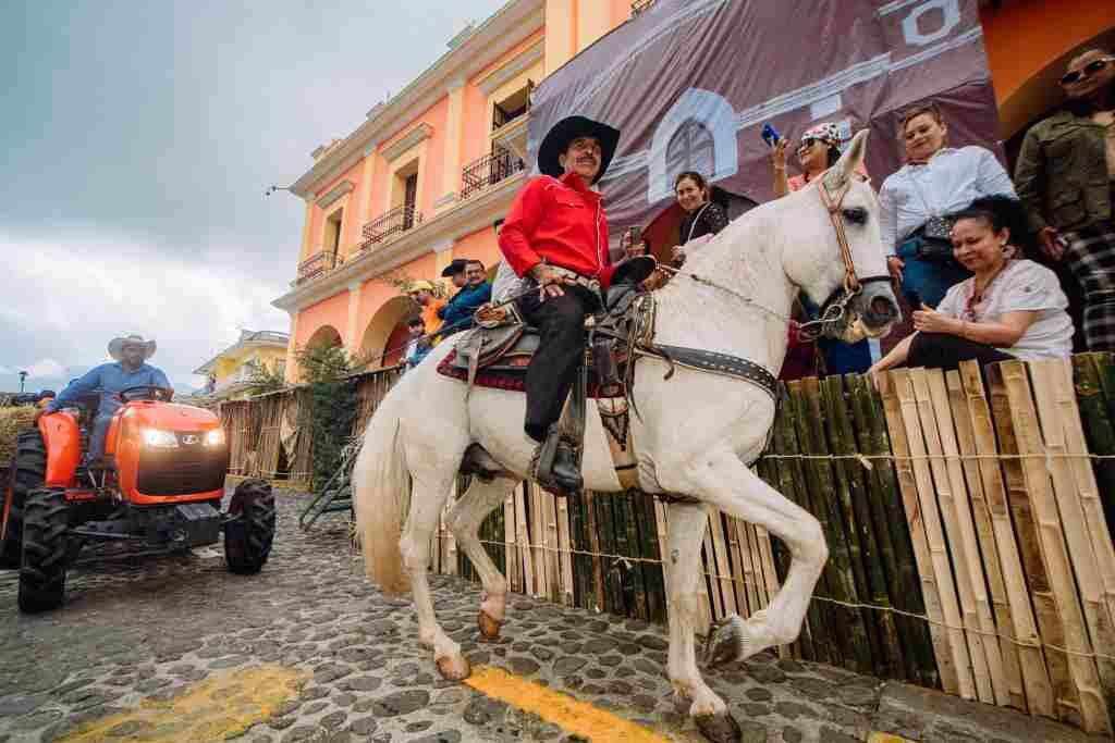 CELEBRAN MAGNA CABALGATA EN COSCOMATEPEC