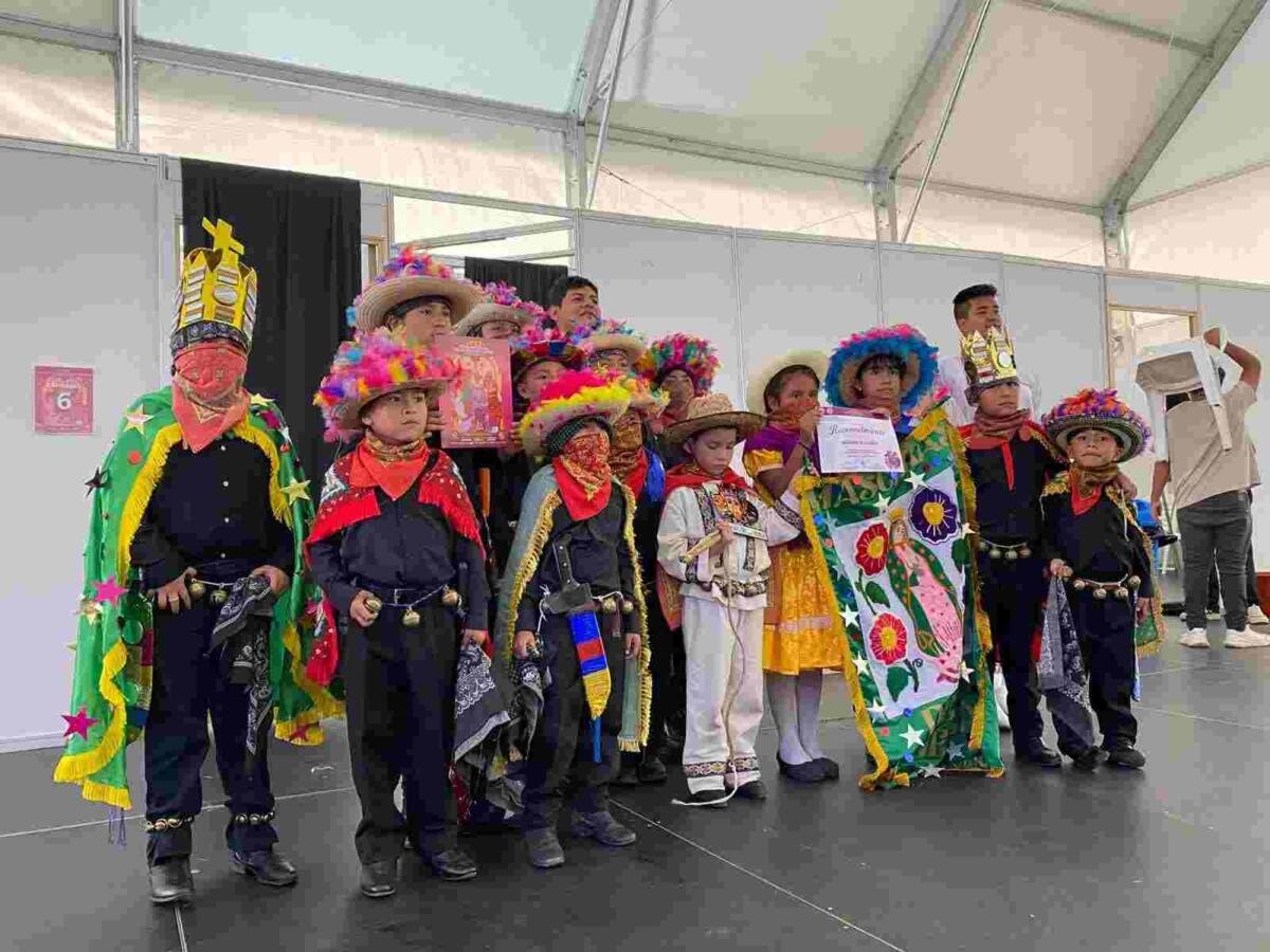 SE PRESENTA CON ÉXITO COLECTIVO MÁSCARAS DE LA NIEBLA EN FERIA NACIONAL CULTURAL