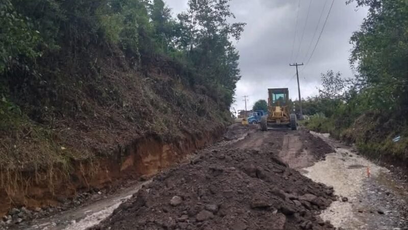 AVANZA OBRA DE PAVIMENTACIÓN DE CARRETERA ELOTEPEC-CHICHIQUILA