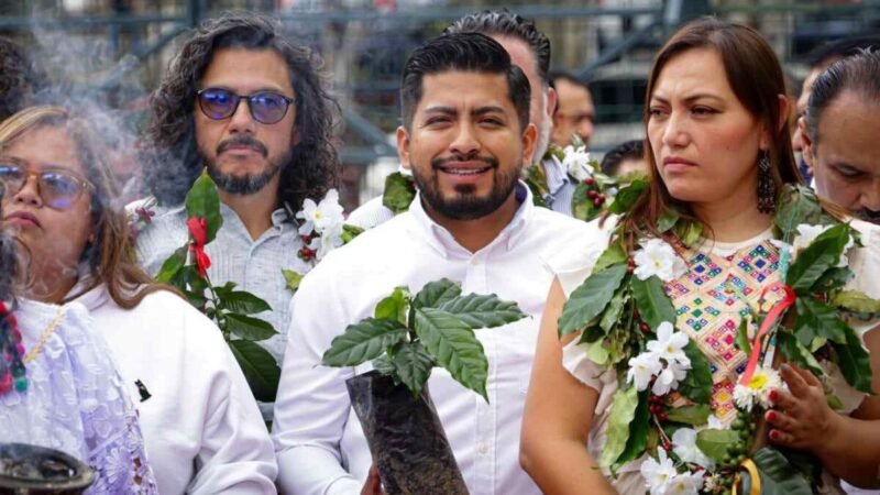 REFRENDA ALEJANDRO PORRAS COMPROMISO CON LA CAFETICULTURA