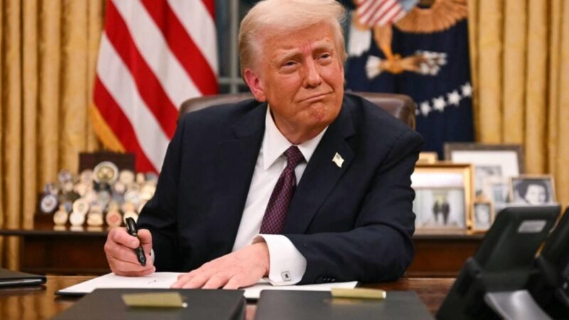 DONALD TRUMP AMENAZA CON ACABAR CON AYUDAS PÚBLICAS SI EL CIERRE DE GOBIERNO SE ALARGA