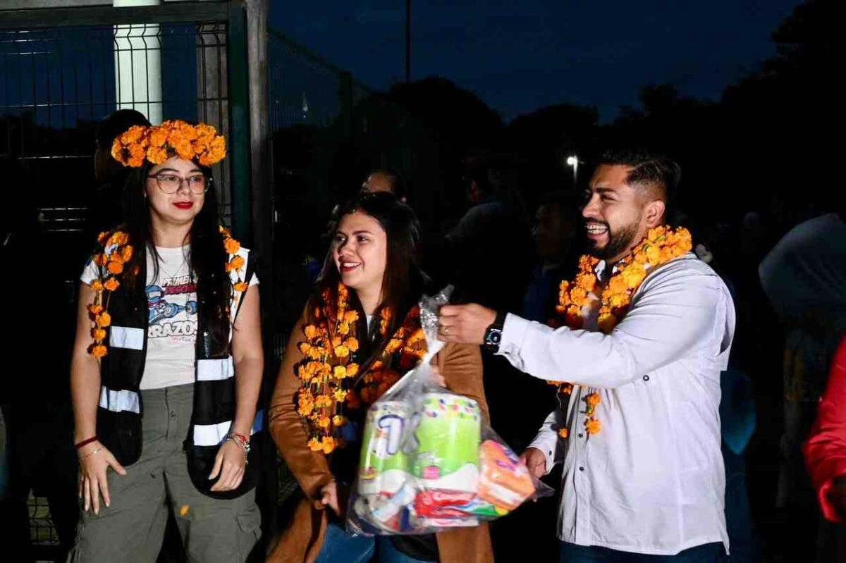 LLEVAN APOYOS A CHICONTEPEC Y BENITO JUÁREZ