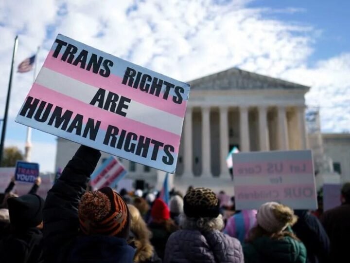 EU BUSCA RESTRINGIR LA ATENCIÓN MÉDICA ESPECÍFICA PARA MENORES TRANSGÉNERO