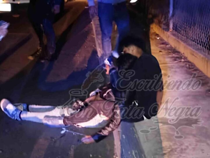 DERRAPA PAREJA DE MOTOCICLISTAS; IBAN EBRIOS