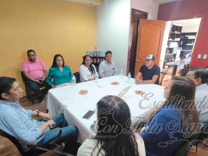 ACUERDAN ALCALDES CONTINUIDAD DE LA VILLA NAVIDEÑA