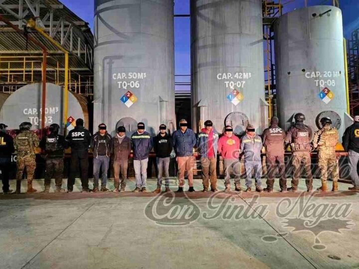 ASEGURAN OTRA MEGA BODEGA DE HUACHICOL; DETIENEN A 8