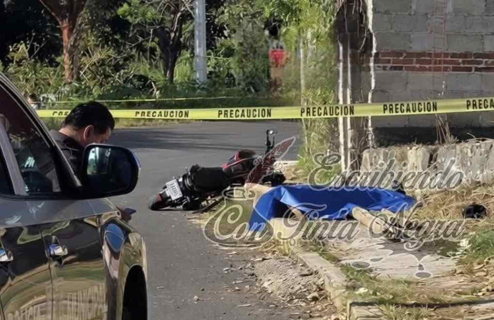 DERRAPAN EBRIOS MOTOCICLISTAS; UNO MURIÓ