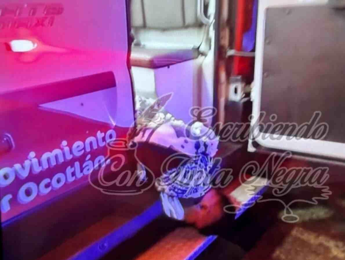 HERIDO DE BALA ES REMATADO A BORDO DE AMBULANCIA
