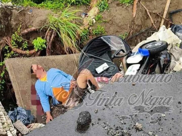 SOCAVÓN “SE TRAGA” A MOTOCICLISTA Y MUERE