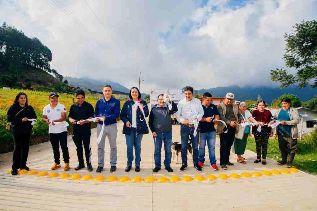 INAUGURA ALCALDE DE COSCOMATEPEC OBRA EN ZACATLAPA