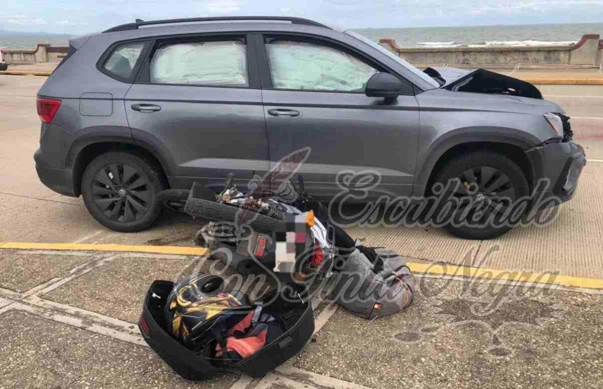 CARPINTERO SE ESTRELLA CONTRA CAMIONETA Y MUERE