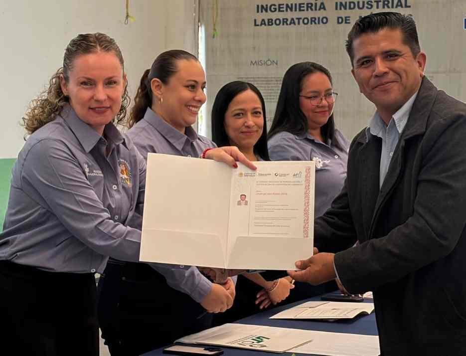 SE CERTIFICAN DOCENTES DEL TECNOLÓGICO DE HUATUSCO